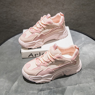 Γυναικεία αθλητικά παπούτσια κατάλληλα για την άνοιξη με κορδόνια