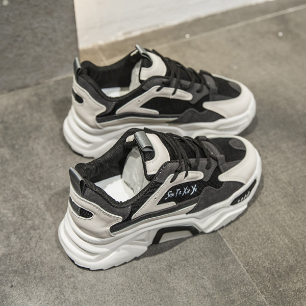 Γυναικεία αθλητικά παπούτσια κατάλληλα για την άνοιξη με κορδόνια