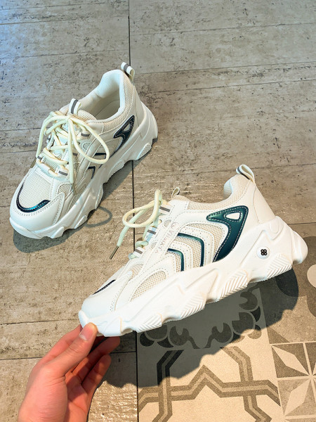 Γυναικεία αθλητικά παπούτσια με κορδόνια - πλατφόρμα 6 cm