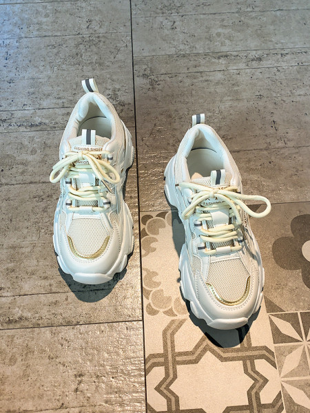 Γυναικεία αθλητικά παπούτσια με κορδόνια - πλατφόρμα 6 cm