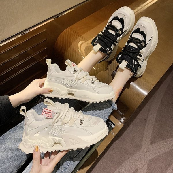 Paelte ja kõrge tallaga vabaaja tossud