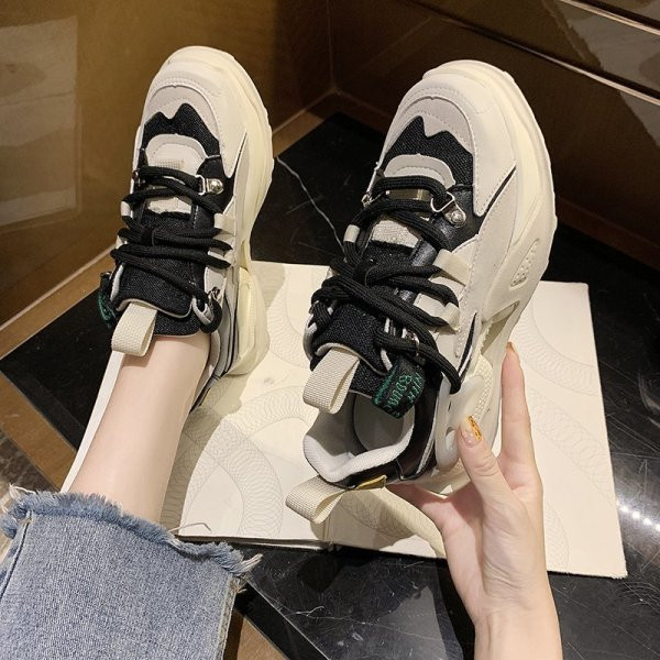 Paelte ja kõrge tallaga vabaaja tossud