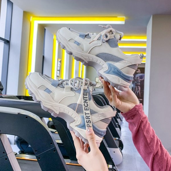 Uus mudel võrgu ja paeltega naiste tossud