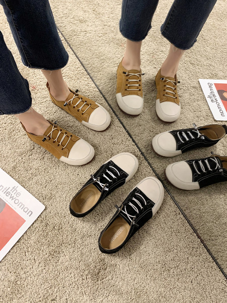 Casual γυναικεία αθλητικά παπούτσια από οικολογικό σουέτ με επίπεδη σόλα