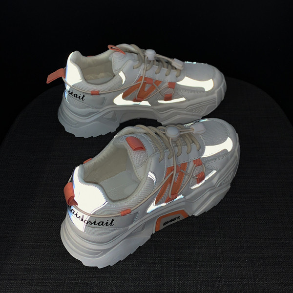 Naiste moodsad kolmevärvilised paeltega tossud