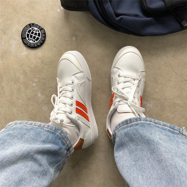 Casual μοντέλο αθλητικά  παπούτσια από οικολογικό δέρμα με επίπεδη σόλα