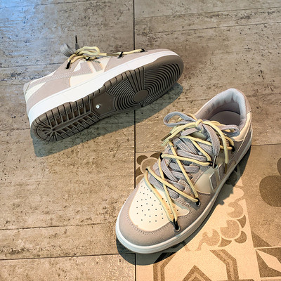 Naiste lameda tallaga hingavad tossud