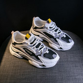 Γυναικεία αθλητικά παπούτσια με κορδόνια και επίπεδη σόλα κατάλληλη για την άνοιξη