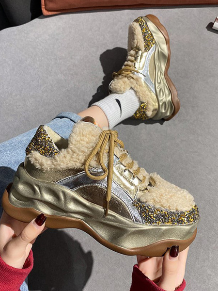 Särava efektiga ja udusulgedega naiste tossud