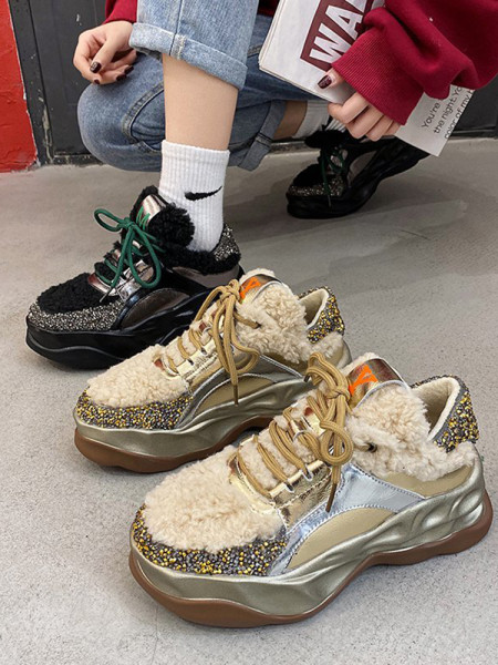 Särava efektiga ja udusulgedega naiste tossud