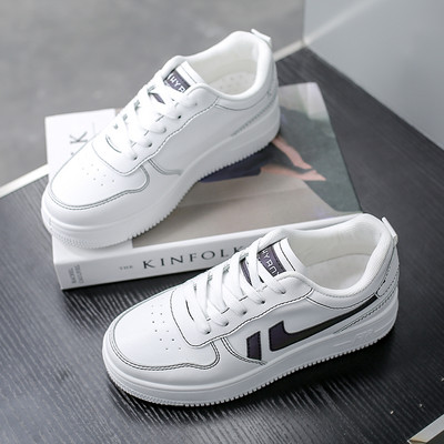 Γυναικεία casual  αθλητικά  παπούτσια με κορδόνια σε λευκό χρώμα κατάλληλο για καλοκαίρι