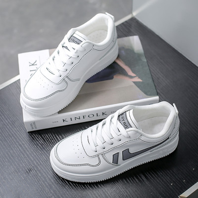 Γυναικεία casual  αθλητικά  παπούτσια με κορδόνια σε λευκό χρώμα κατάλληλο για καλοκαίρι