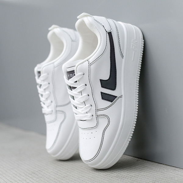 Γυναικεία casual  αθλητικά  παπούτσια με κορδόνια σε λευκό χρώμα κατάλληλο για καλοκαίρι