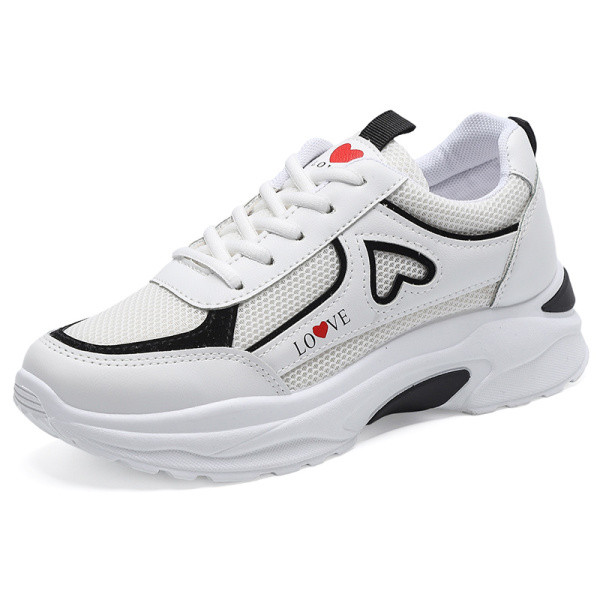 Γυναικεία αθλητικά παπούτσια με τραχιά σόλα και κέντημα