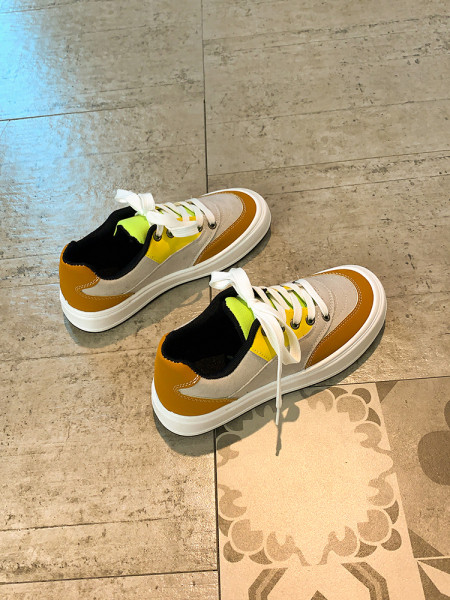 Casual γυναικεία αθλητικά παπούτσια με επίπεδη σόλα και πολύχρωμα κορδόνια