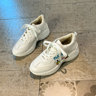 Casual γυναικεία αθλητικά παπούτσια με απλικέ