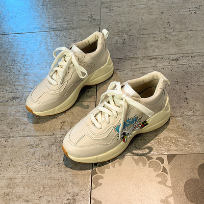 Casual γυναικεία αθλητικά παπούτσια με απλικέ