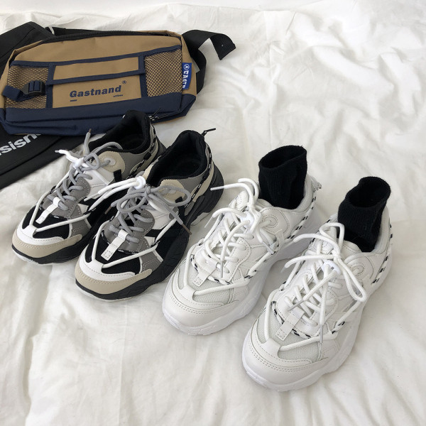 Μοντέρνα αθλητικά παπούτσια για γυναίκες με κορδόνια