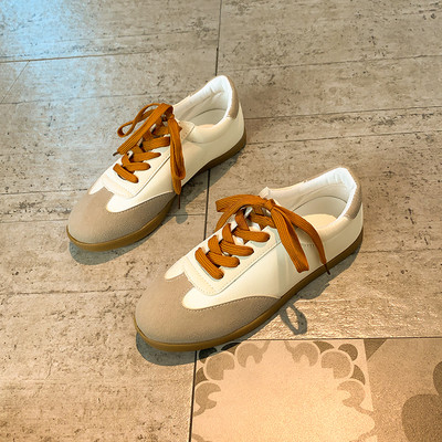 Καθημερινά έκο δερμάτινα αθλητικά παπούτσια και επίπεδη σόλα