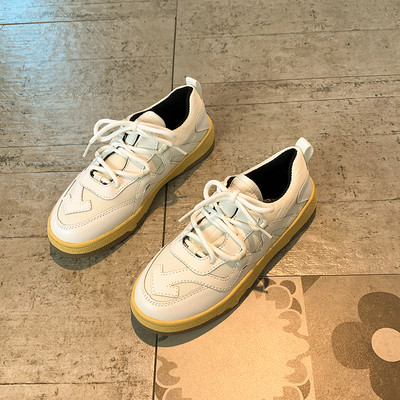 Naiste nahast tossud lameda talla ja paeltega