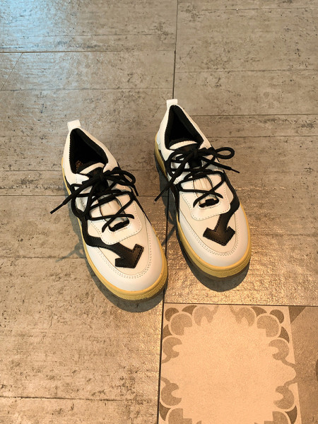 Naiste nahast tossud lameda talla ja paeltega