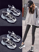 Γυναικεία αθλητικά παπούτσια από οικολογικό σουέτ με κορδόνια