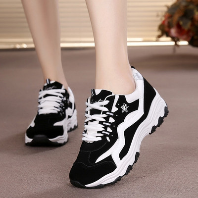 Νέο μοντέλο γυναικεία αθλητικά παπούτσια  με τραχιά σόλα και κορδόνια