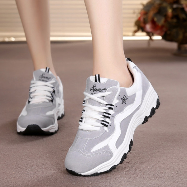 Νέο μοντέλο γυναικεία αθλητικά παπούτσια  με τραχιά σόλα και κορδόνια