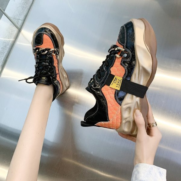 Casual αθλητικά παπούτσια από οικολογικό δέρμα με ψηλή σόλα