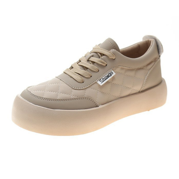 Γυναικεία αθλητικά παπούτσια με έμβλημα