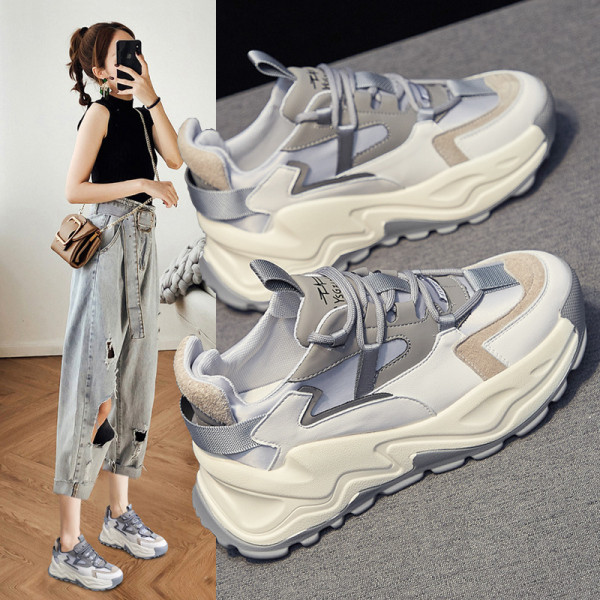 Suveks sobivad naiste vabaaja tossud paeltega