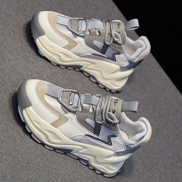 Suveks sobivad naiste vabaaja tossud paeltega