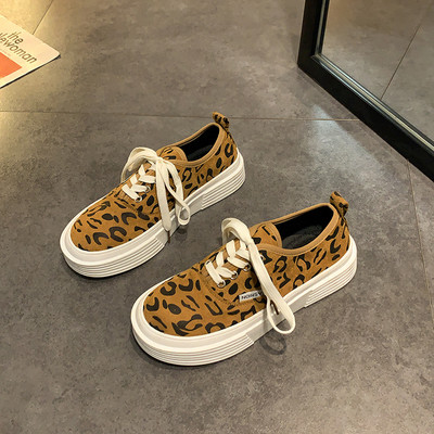 Casual γυναικεία αθλητικά παπούτσια κλασικό μοντέλο ή με μοτίβο λεοπάρ