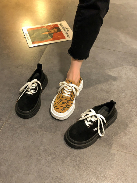 Casual γυναικεία αθλητικά παπούτσια κλασικό μοντέλο ή με μοτίβο λεοπάρ