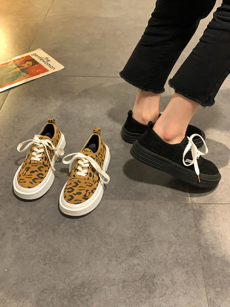 Casual γυναικεία αθλητικά παπούτσια κλασικό μοντέλο ή με μοτίβο λεοπάρ