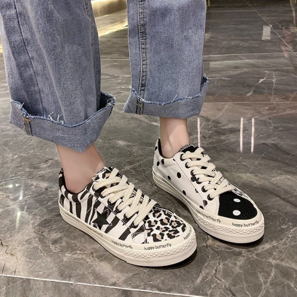 Moderne ženske tenisice sa animal printom