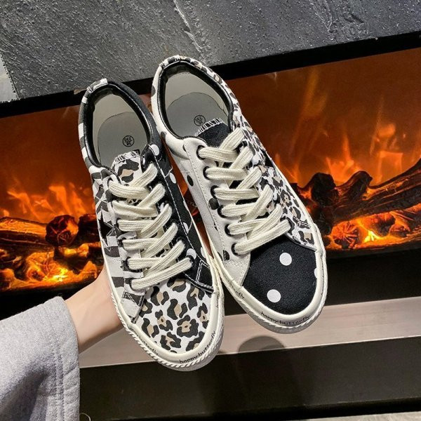Moderne ženske tenisice sa animal printom