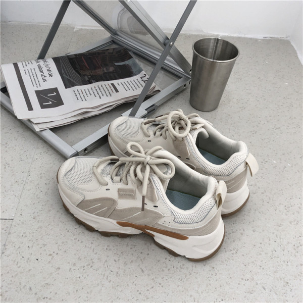 Γυναικεία casual αθλητικά παπούτσια με τραχιά σόλα και κορδόνια