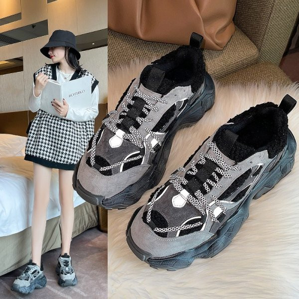 Γυναικεία αθλητικά παπούτσια από οικολογικό σουέτ με ψηλή  σόλα