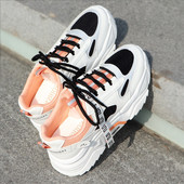 Νέο μοντέλο αθλητικά παπούτσια με παχιά σόλα σε δύο χρώματα