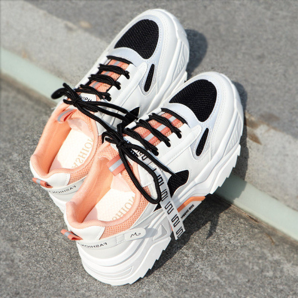 Νέο μοντέλο αθλητικά παπούτσια με παχιά σόλα σε δύο χρώματα