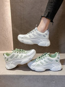 Γυναικεία αθλητικά παπούτσια σε λευκό και πράσινο χρώμα