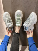 Γυναικεία αθλητικά παπούτσια κατάλληλα για άνοιξη με κορδόνια