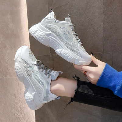 Γυναικεία αθλητικά παπούτσια κατάλληλα για άνοιξη με κορδόνια