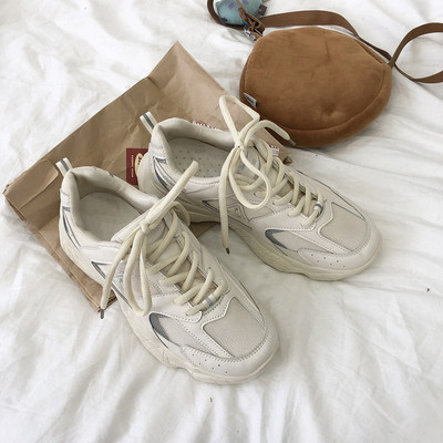 Νέο μοντέλο σπορτέξ για γυναίκες με τραχιά σόλα