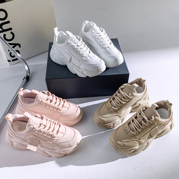 Γυναικεία αθλητικά παπούτσια με πλατφόρμα και κορδόνια