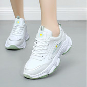 Ženske sportske tenisice od umjetne kože s printom tratinčica