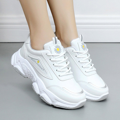 Ženske sportske tenisice od umjetne kože s printom tratinčica