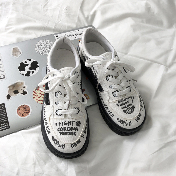 Γυναικεία υφασμάτινα αθλητικά παπούτσια με επιγραφές