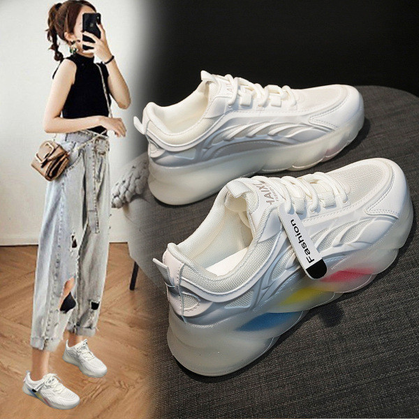 Γυναικεία αθλητικά παπούτσια με κορδόνια και χρωματιστή σόλα